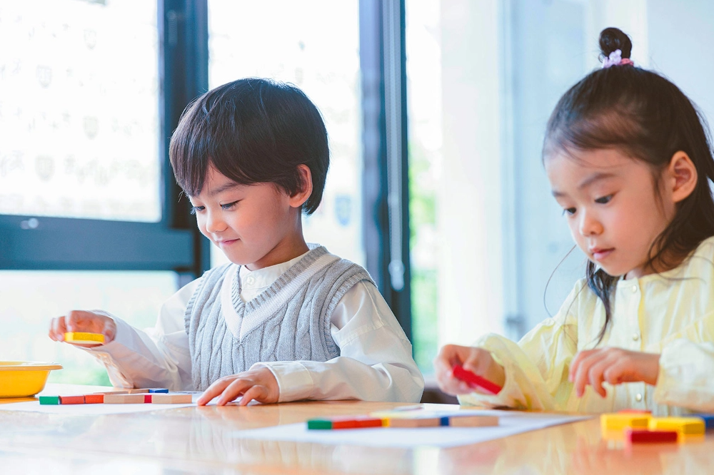 「考える遊び」を通じて、お子さまの才能を引き出します
